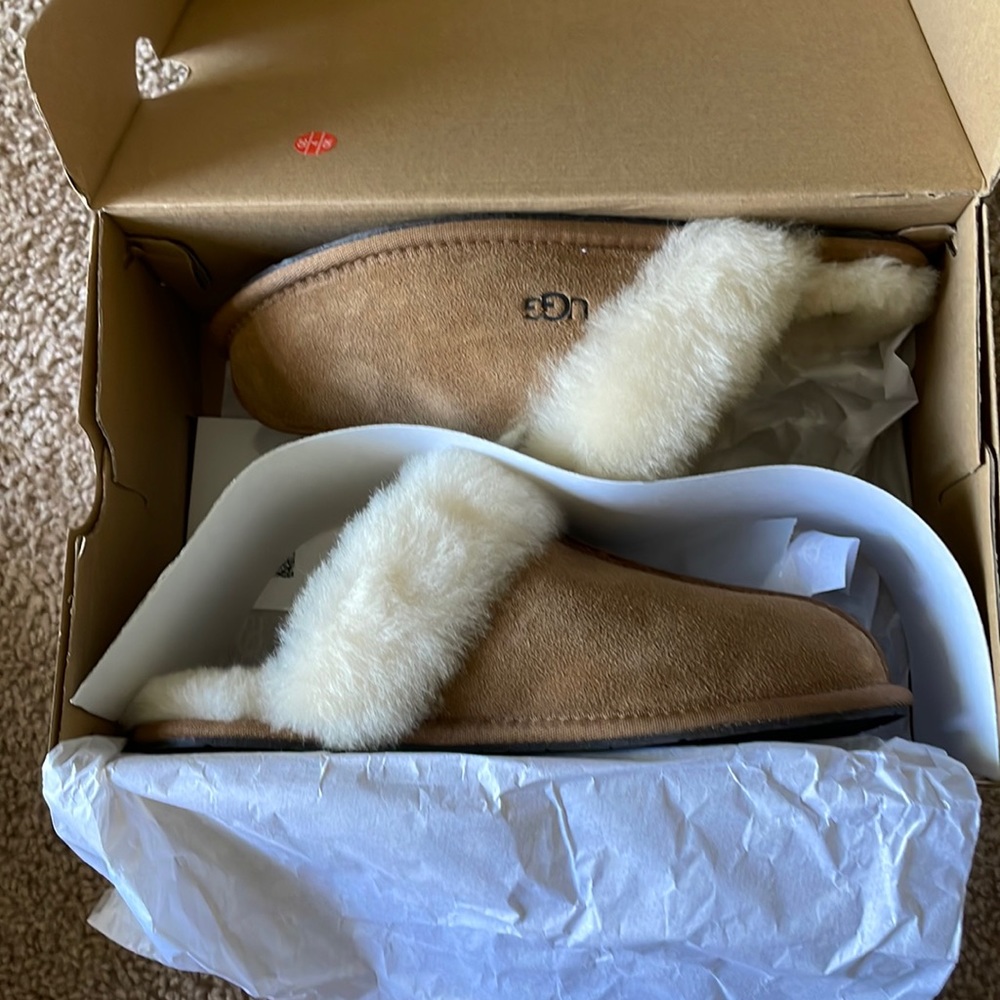 UGG WOMEN SLIDES SIZE 8